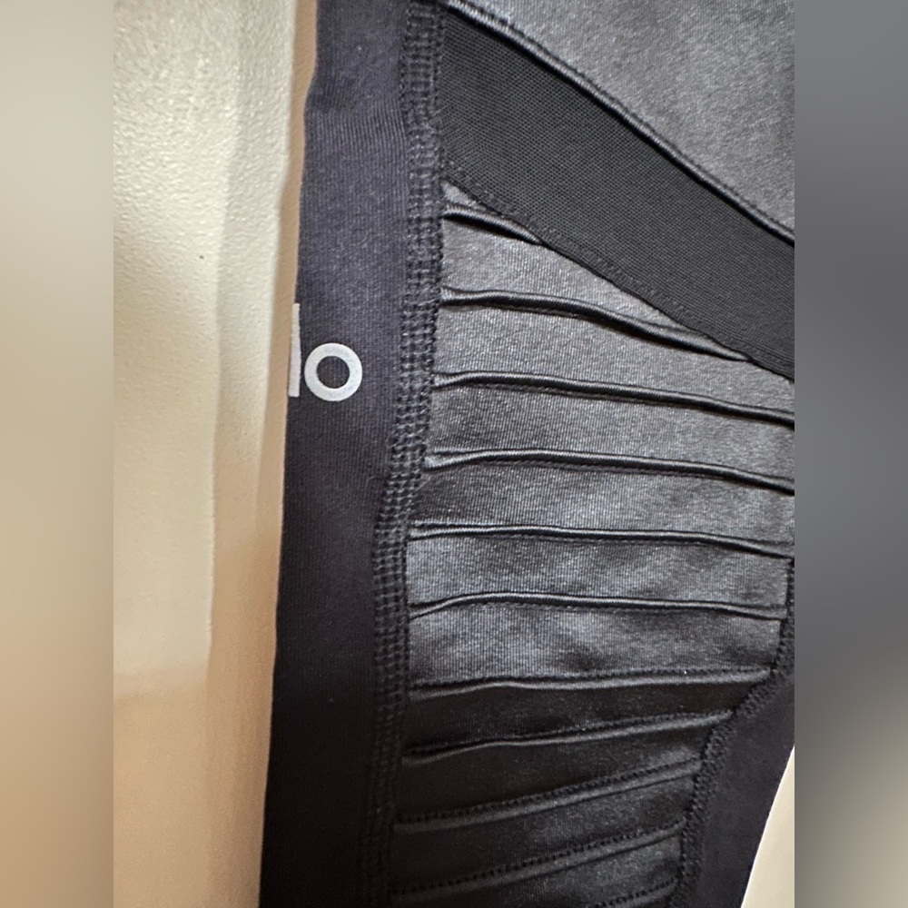 7/8 High-Waist Moto Legging - Picture 6 of 8